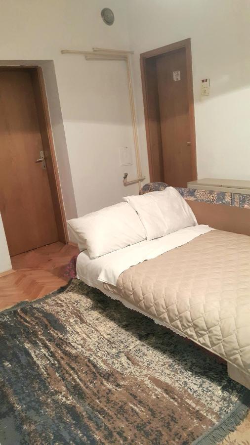 Digital Nomad Comfy Apartment,Foot Mountain Vodno And Millennium Cross,19 Min By Walk To Cener,Free Parking Escópia Exterior foto
